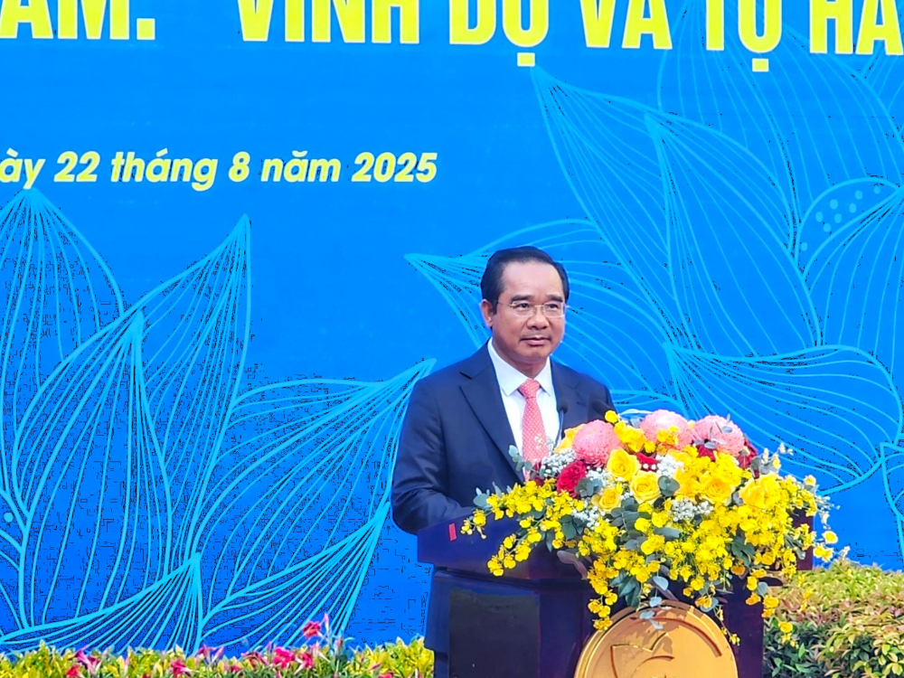 Chủ tịch UBND TPHCM Nguyễn Văn Được phát biểu khai mạc triển lãm