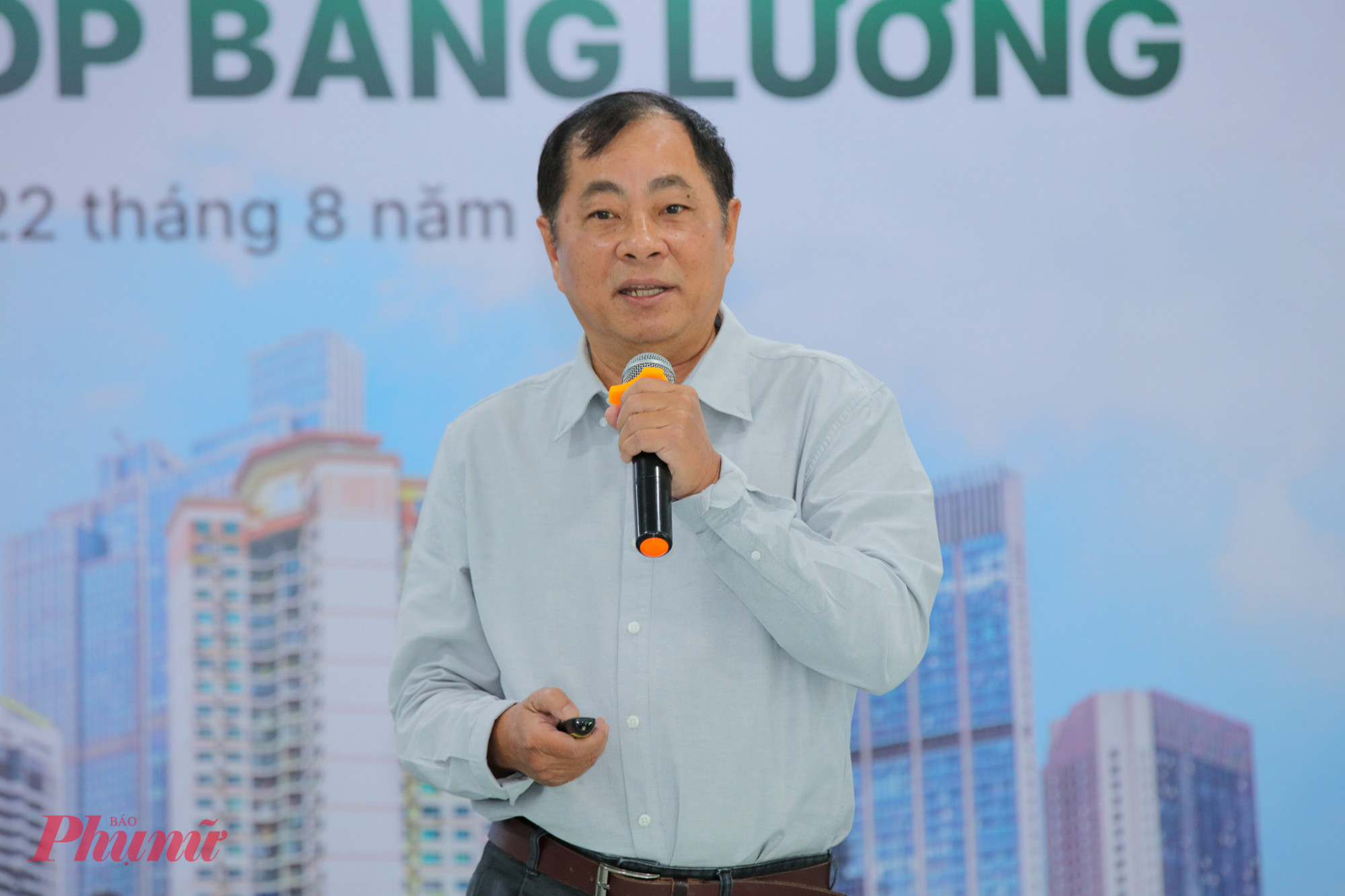 Thu nhập bao nhiêu mỗi tháng thì người trẻ có thể quyết định mua nhà? Tiến sĩ Đinh Thế Hiển cho rằng, để mua được nhà, người trẻ cần phải kỷ luật tài chính cá nhân