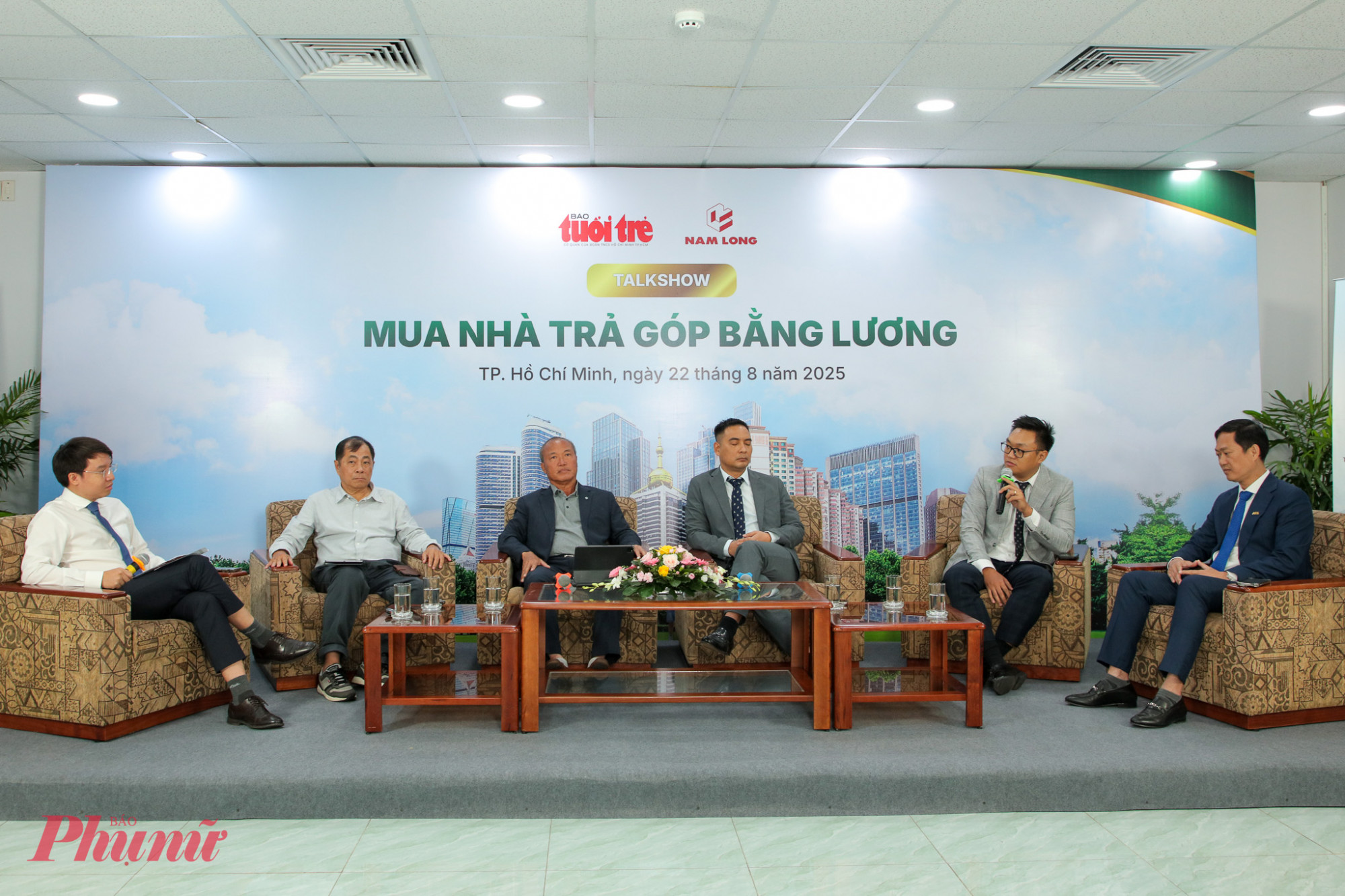 Thu nhập bao nhiêu mỗi tháng thì người trẻ có thể quyết định mua nhà? Quang cảnh buổi Talkshow