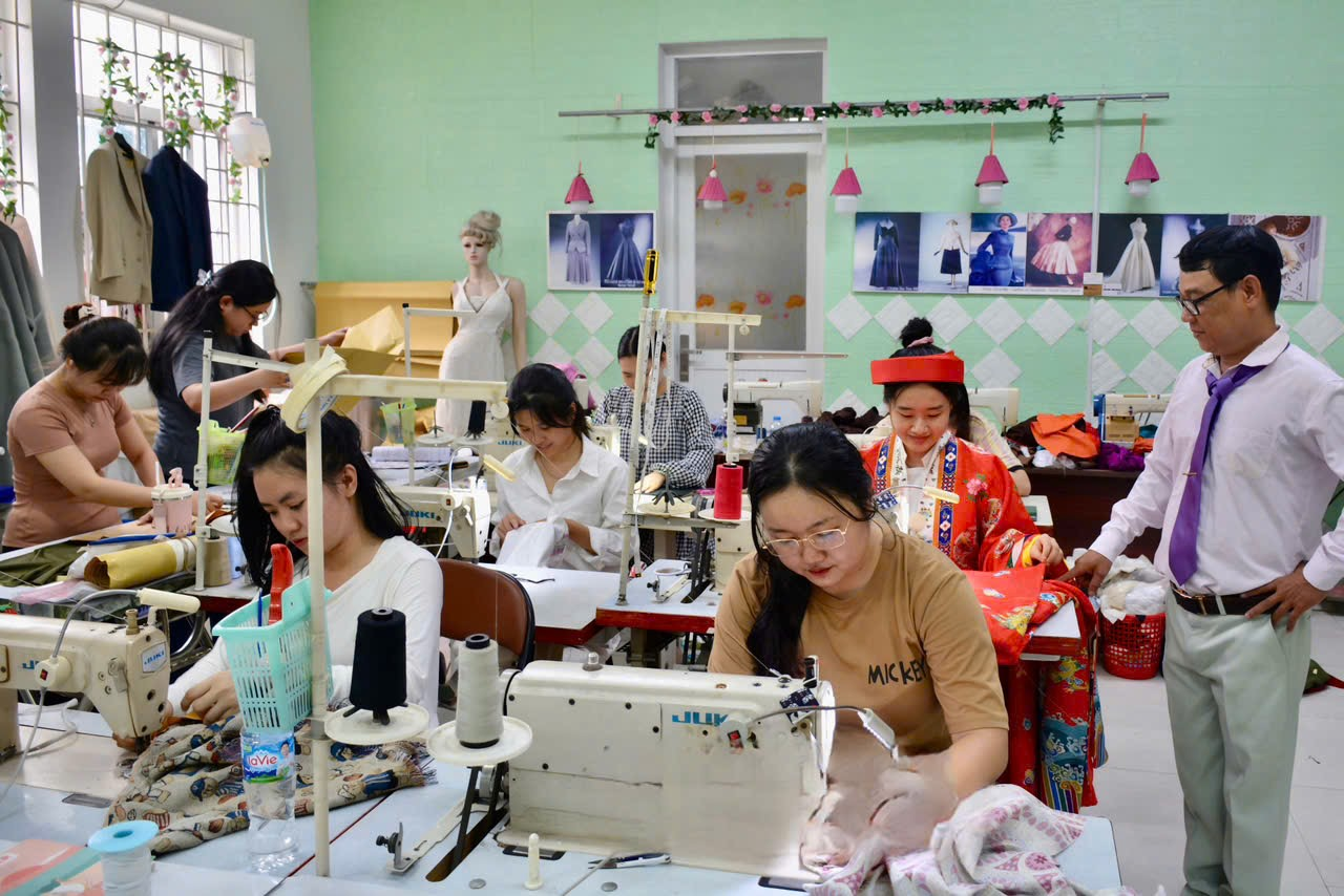 Perfect Hands xây dựng hệ thống giáo dục bài bản - Ảnh: Perfect Hands