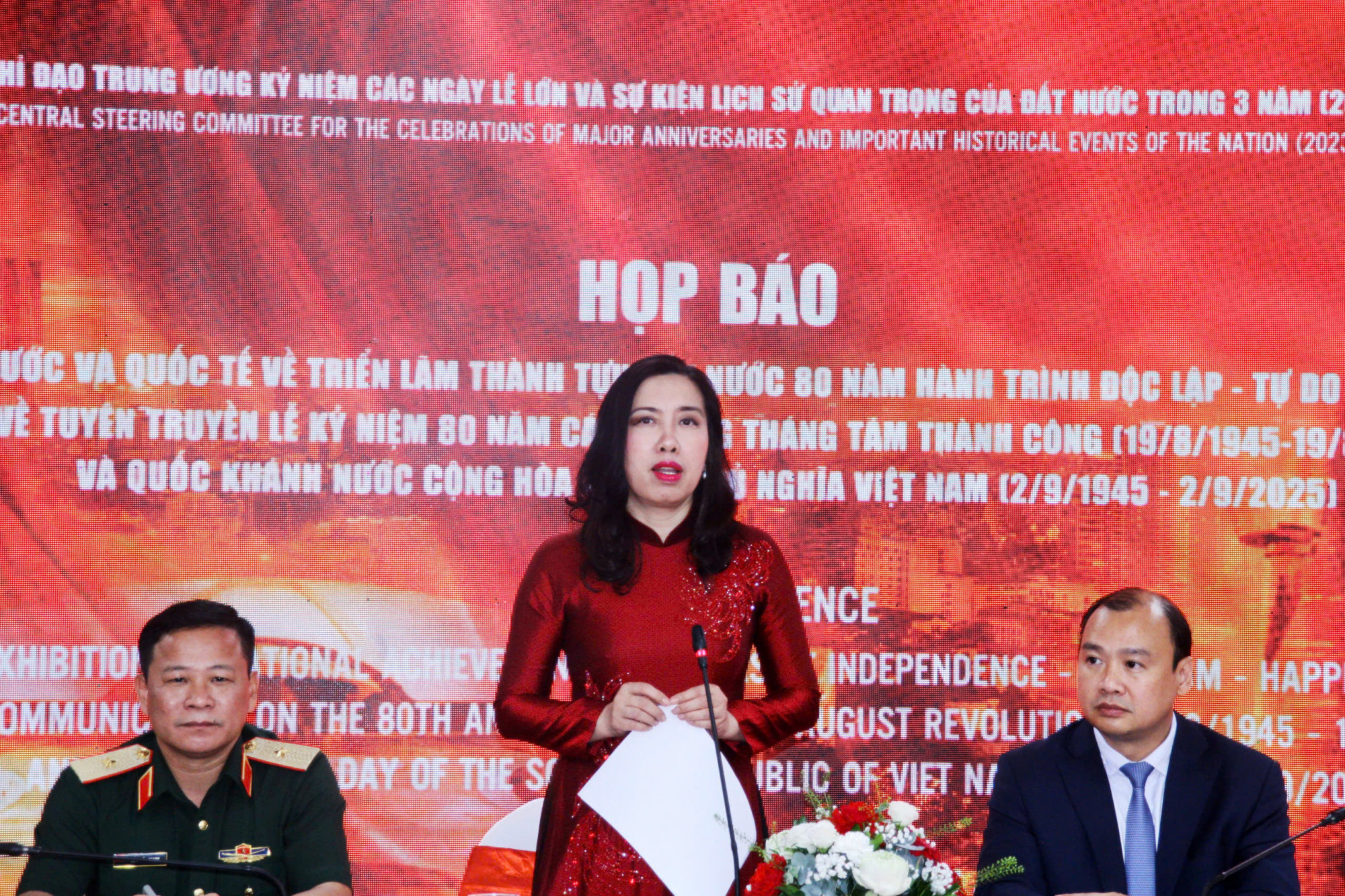 Thứ trưởng Bộ Ngoại giao Lê Thị Thu Hằng tại họp báo. Ảnh: Phạm Sỹ