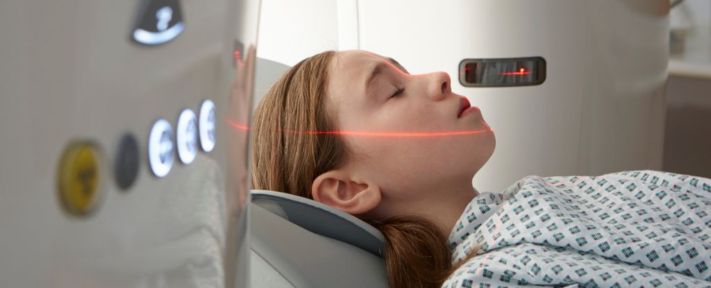Tuy đây chỉ là rủi ro lý thuyết, nhưng các nhà khoa học cảnh báo việc lạm dụng CT có thể để lại hệ quả lâu dài cho sức khỏe cộng đồng.