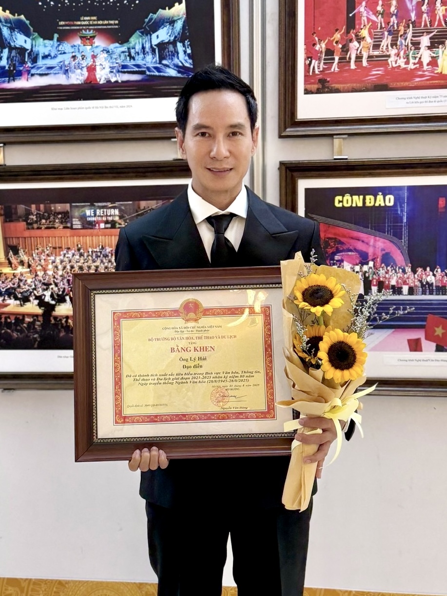Đạo diễn Lý Hải là một trong số những cá nhân được Bộ trao bằng khen