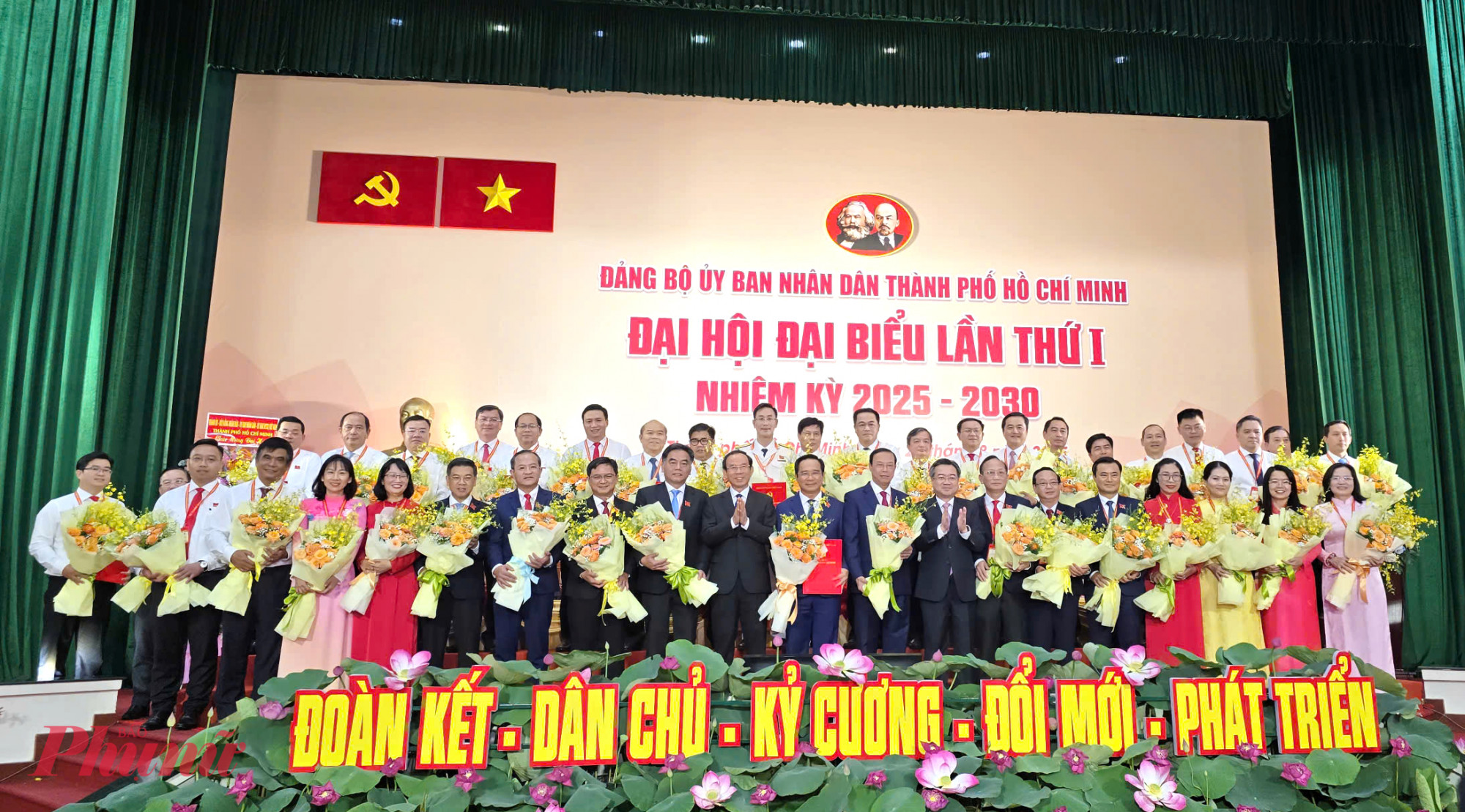 Ra mắt Ban Chấp hành Đảng ủy UBND TPHCM nhiệm kỳ 2025 - 2030. Ông Nguyễn Văn Được - Ủy viên Ban Chấp hành Trung ương Đảng, Phó Bí thư thành ủy, Chủ tịch UBND thành phố làm Bí thư Đảng ủy UBND TPHCM - Ảnh: Trang Nguyễn