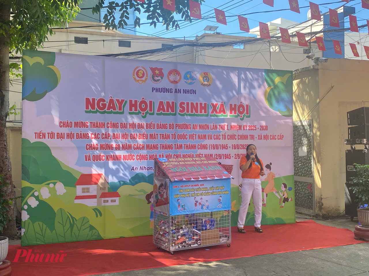 và tổ chức Hội thi thiết kế mô hình “Ngôi nhà thu gom rác tái chế”