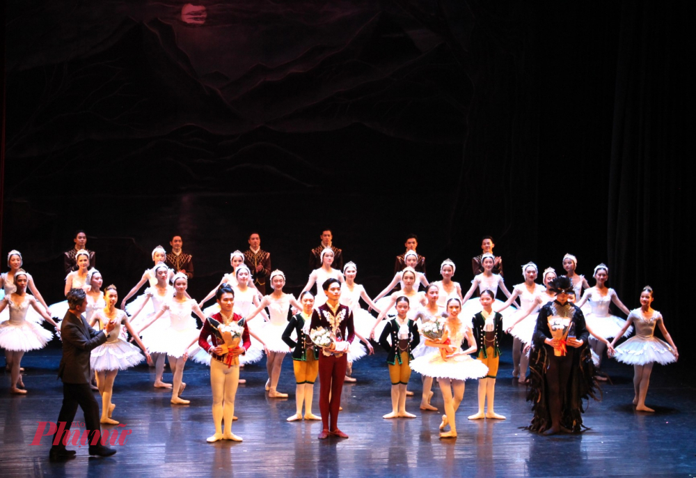 Hồ Thiên Nga qua phần trình diễn của Đoàn Vũ kịch HBSO, Sasa Ballet và Trường Trung cấp Múa