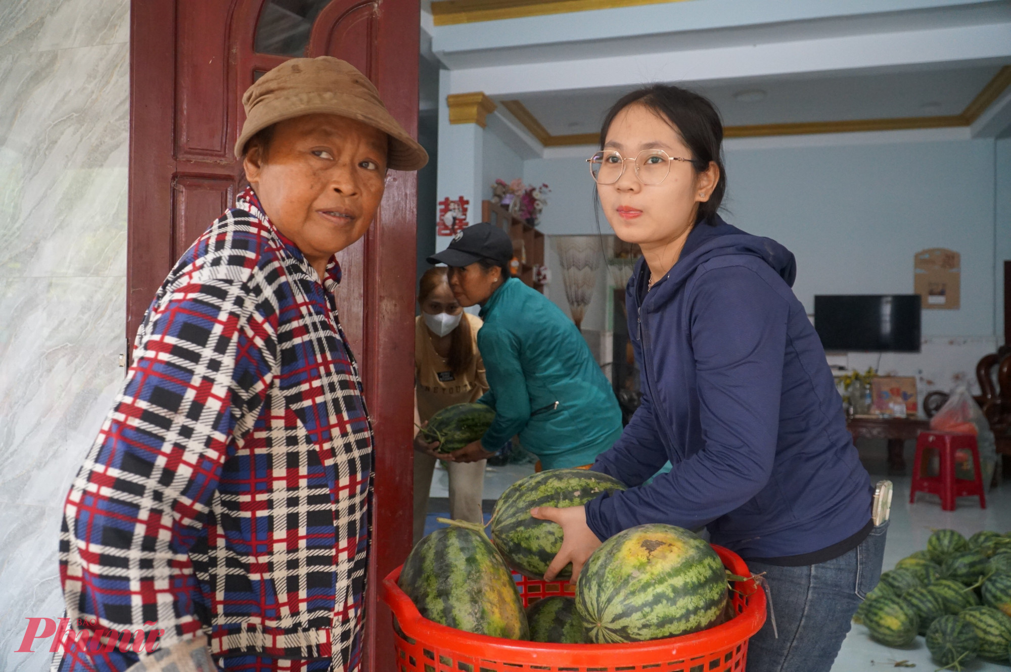 Hơn 25 tấn dưa của người dân phục vụ dịp Rằm tháng 7 bị ảnh hưởng mưa bão đã được tiêu thụ
