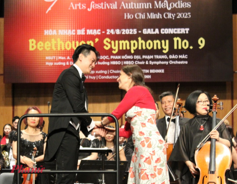 Nhạc trưởngKerstin Behnke