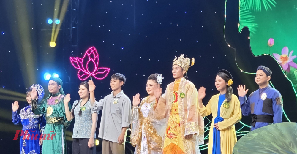 8 thí sinh của đêm tuyển chọn 4.