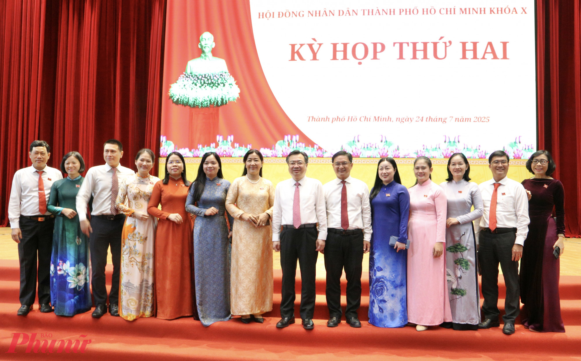 Các đại biểu dự kỳ họp HĐND TPHCM thứ 2 sau khi sáp nhập tỉnh, thành vào ngày  24/7 tại phường Bình Dương - Ảnh: Thanh Tâm