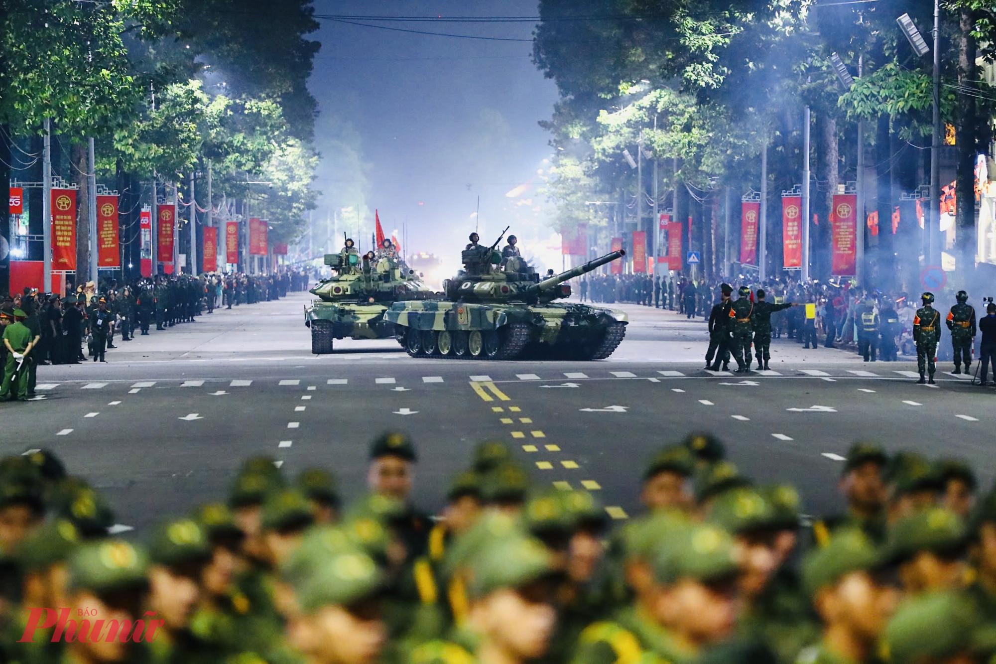 Sau các khối đi là các khối xe khí tài.