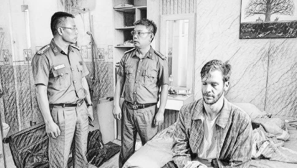 Nghi phạm Dale James bị Công an Đà Nẵng bắt ngay tại phòng trọ sau 15 giờ truy vết_Ảnh: Công an Đà Nẵng.