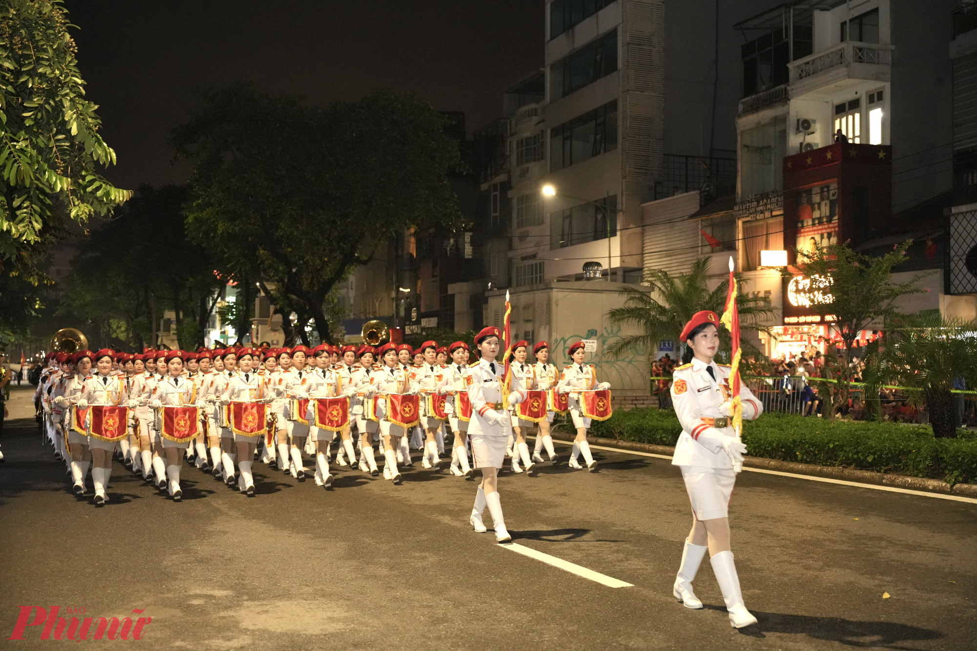 Các khối đi qua Kim Mã.