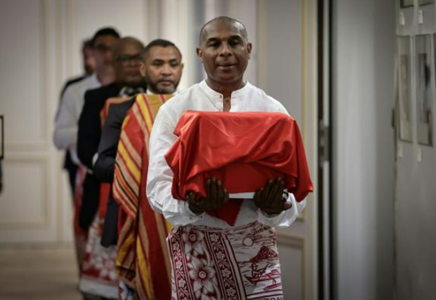 Madagascar và Pháp ca ngợi khoảnh khắc này là lịch sử
