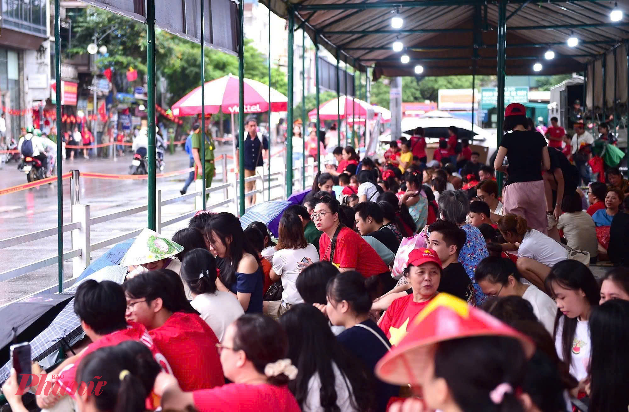 Các nhà bạt