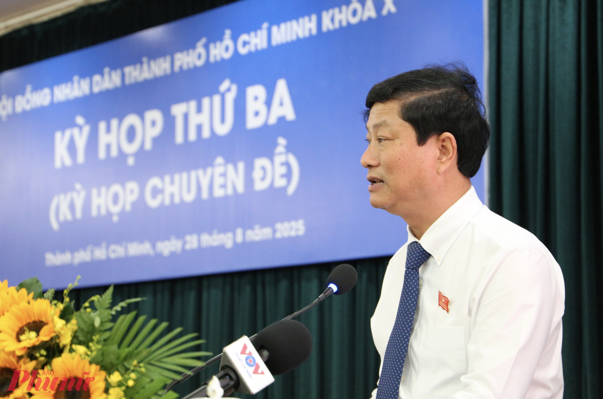 Ông Võ Văn Minh - Chủ tịch HĐND TPHCM phát biểu khai mạc kỳ họp - Ảnh: Thanh Tâm