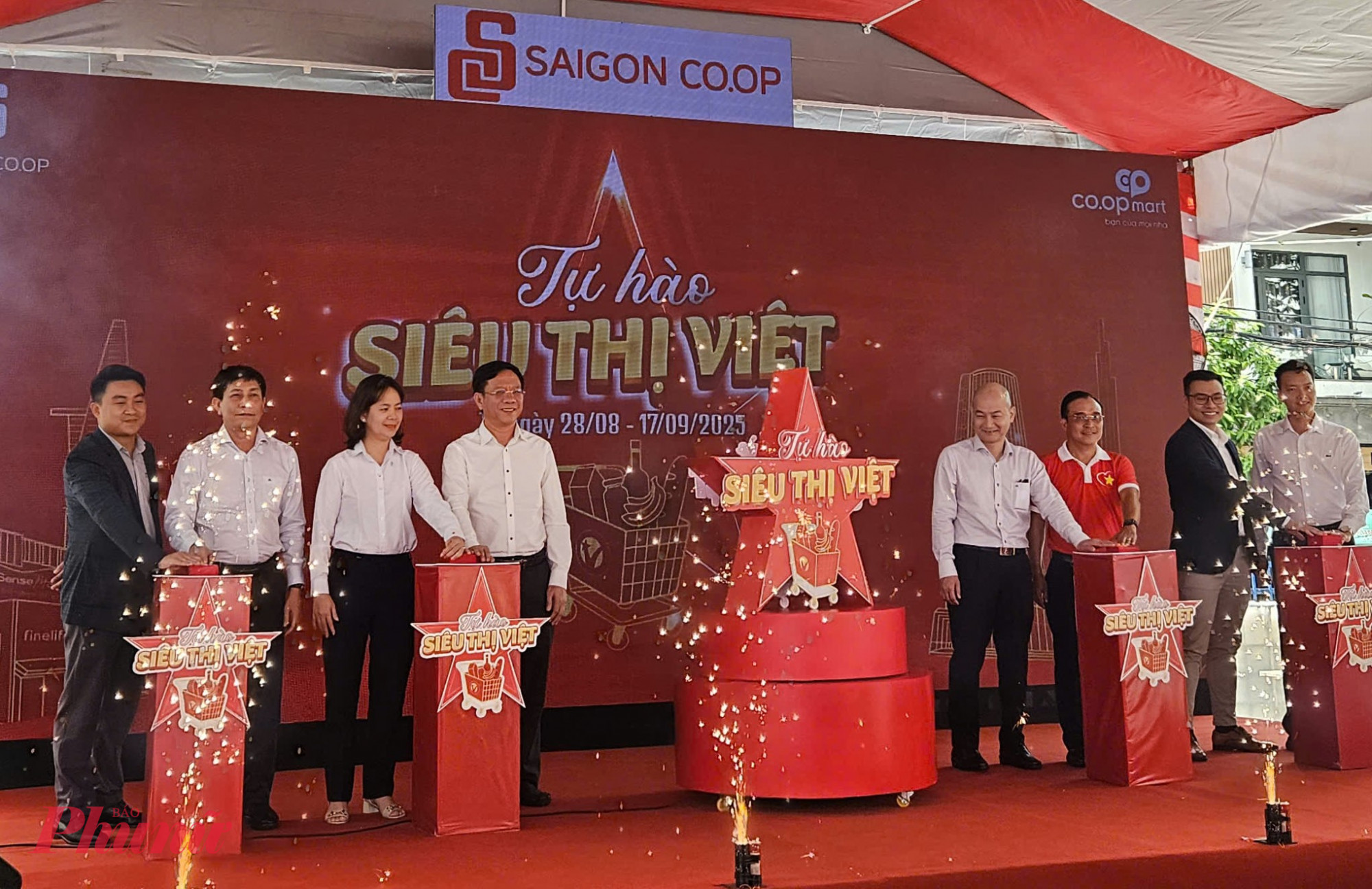 Chương trình Tự hào siêu thị Việt chính thức được khởi động mang ý nghĩa thiết thực trong việc tôn vinh hàng Việt và khơi dậy niềm tự hào dân tộc.