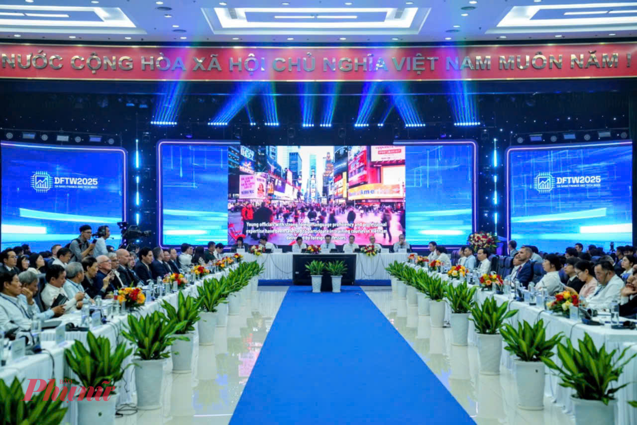 Phiên khai mạc với Diễn đàn Tài chính thường niên Việt Nam năm 2025