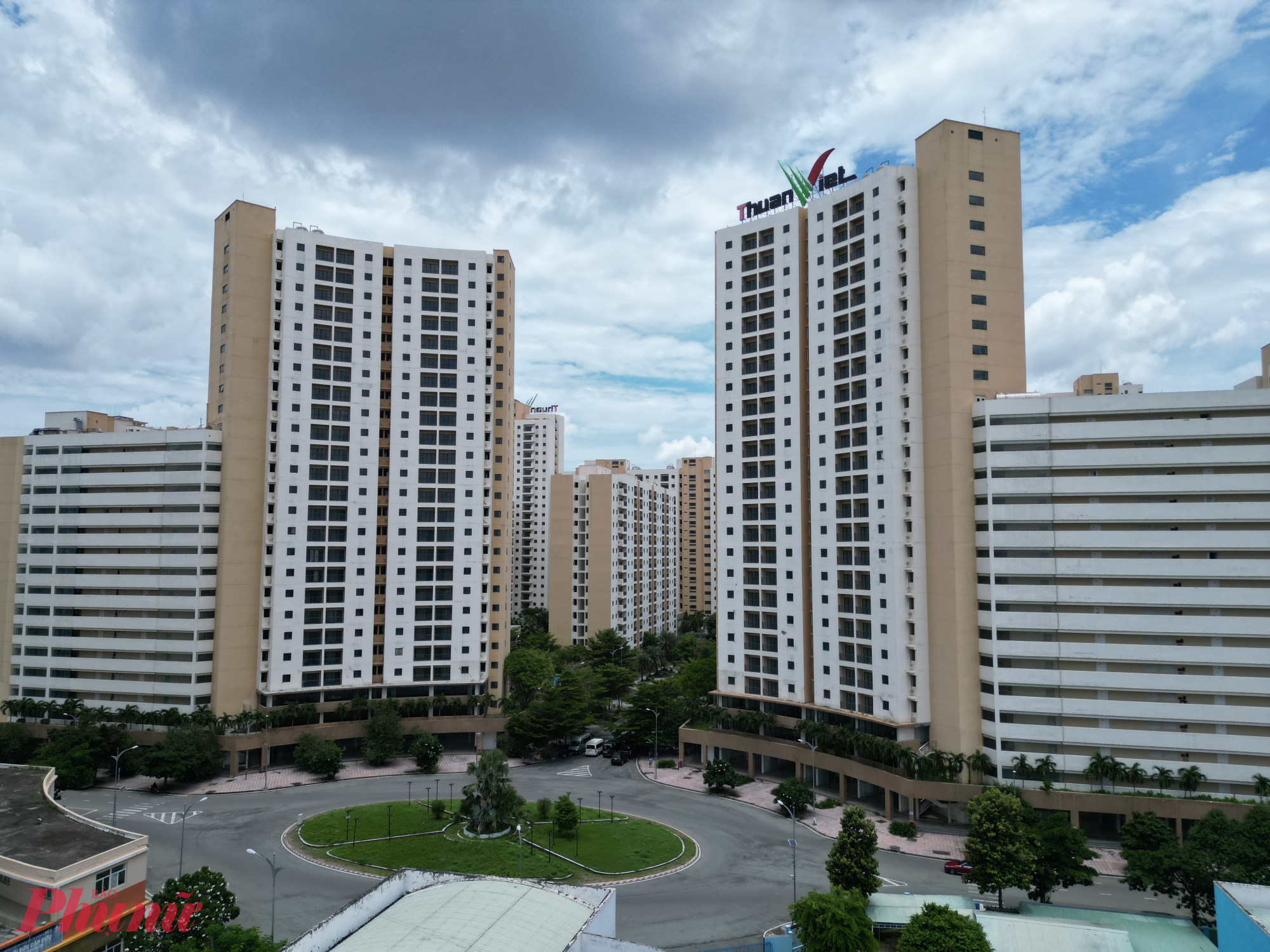 Ghi nhận của phóng viên, các hạng mục trong khu cao ốc này đã bắt đầu xuống cấp và trở nên cũ kỹ.