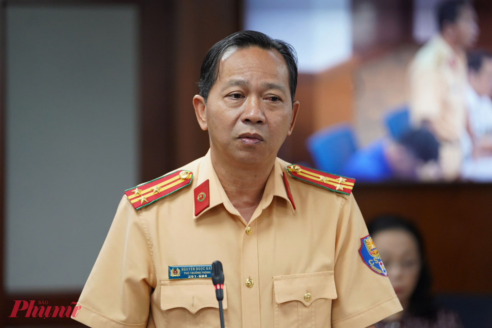 Thượng tá Nguyễn Ngọc Nam - Phó Trưởng Phòng CSGT Công an TPHCM (PC08) thông tin tại buổi họp báo kinh tế - xã hội TPHCM - Ảnh: Thanh Tâm