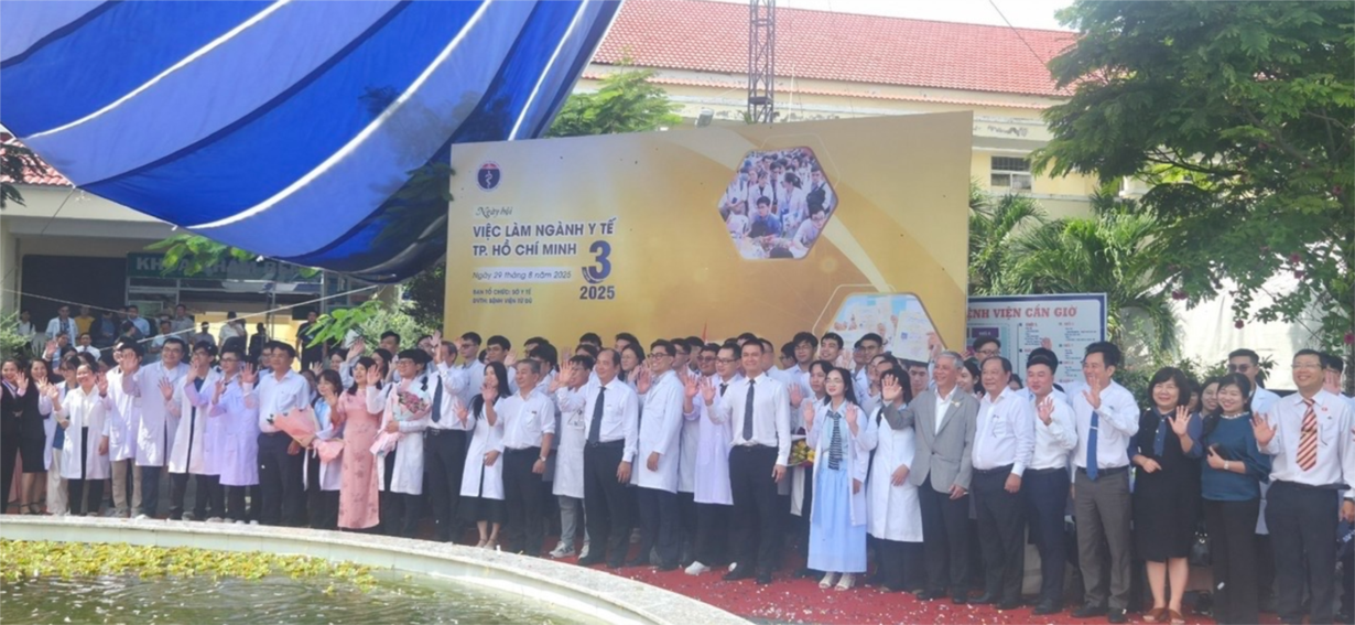 Ngày hội việc làm lần thứ 3 dành cho các bác sĩ hoàn thành Chương trình thực hành tại bệnh viện gắn với trạm y tế, ảnh SYT