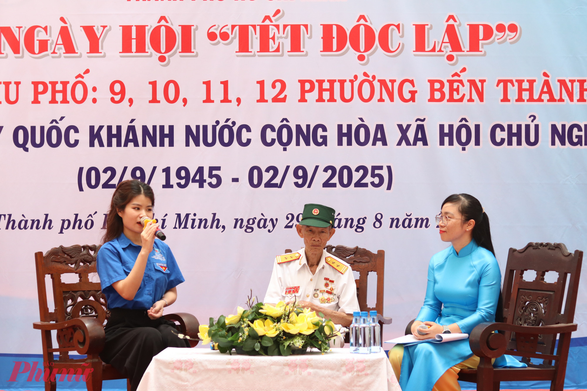 Khách mời giao lưu tại ngày hội - Ảnh: Mẫn Nhi