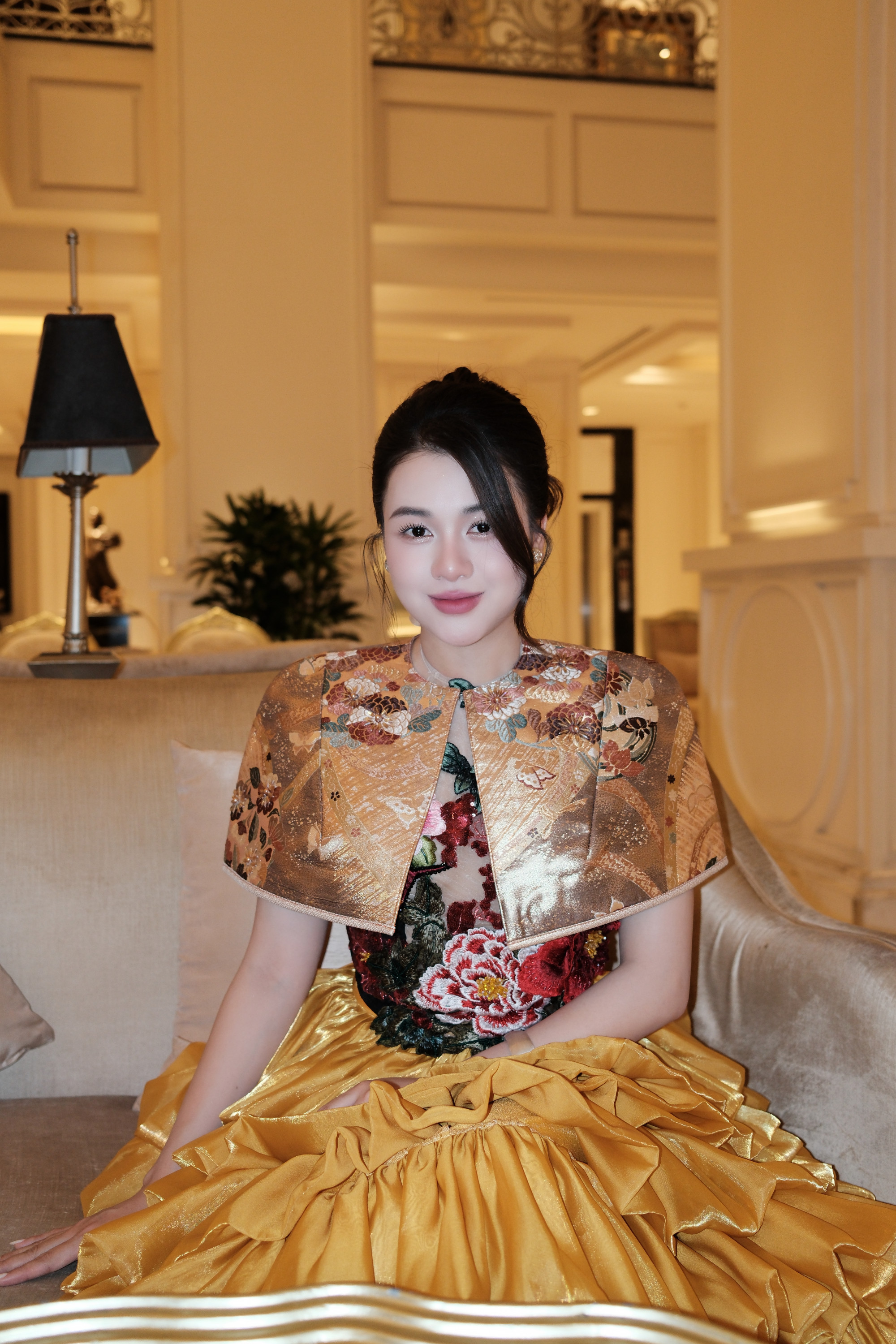 Với vẻ đẹp trong sáng, đầy sức sống cùng sự đầu tư nghiêm túc cho nghệ thuật, Vũ Thuỳ Linh đang khẳng định hình ảnh một nghệ sĩ trẻ vừa có tài năng, vừa có tâm huyết. Mỗi lần xuất hiện, cô không chỉ chinh phục khán giả bằng giọng hát mà còn bởi phong thái duyên dáng, nền nã.