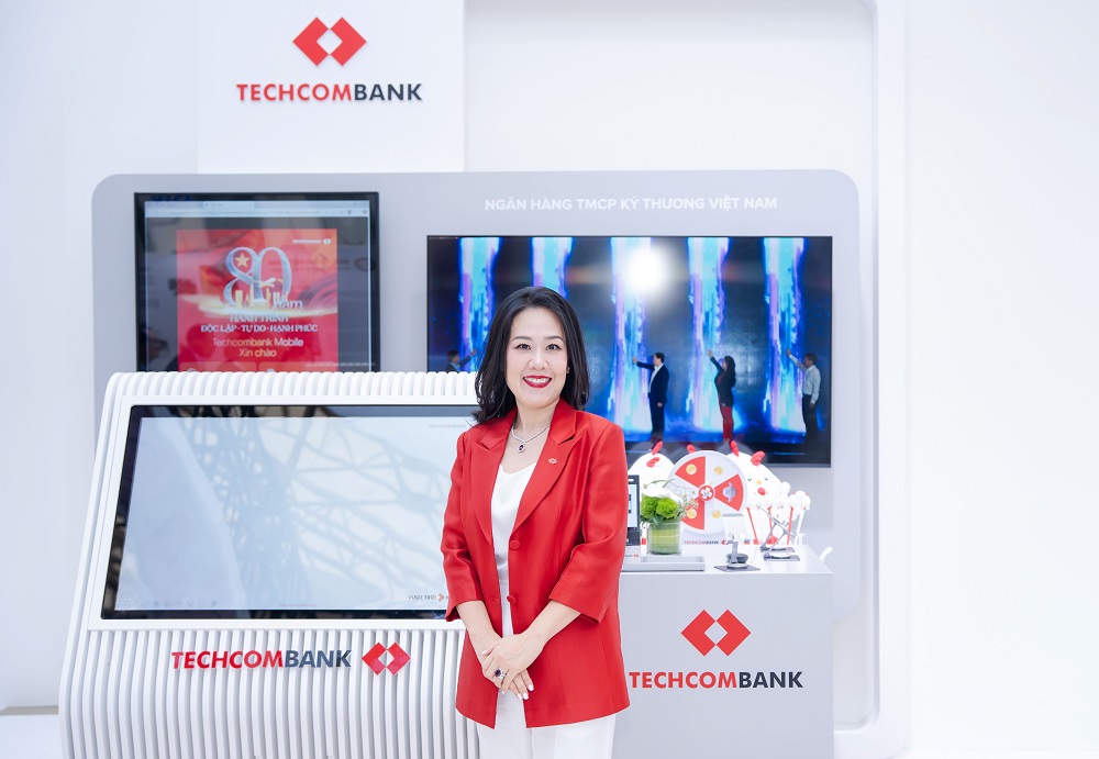 Bà Thái Minh Diễm Tú - Giám đốc khối Tiếp thị Techcombank tại triển lãm