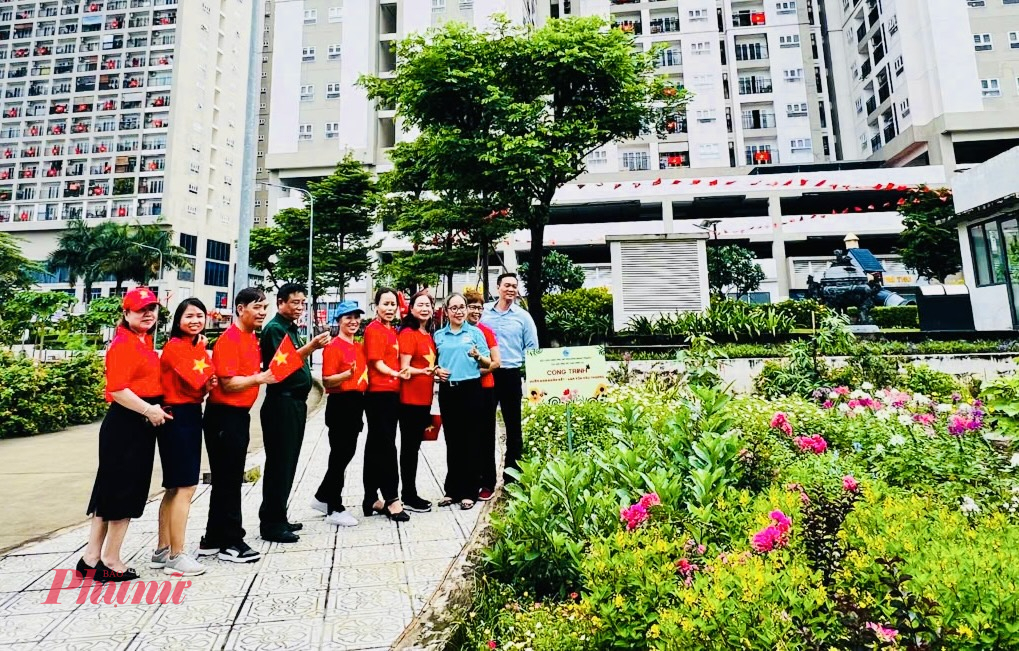 Công trình “Vườn hoa đoàn kết – lan tỏa yêu thương” tại Chung cư Richmond City ” do Hội LHPN phường thực hiện