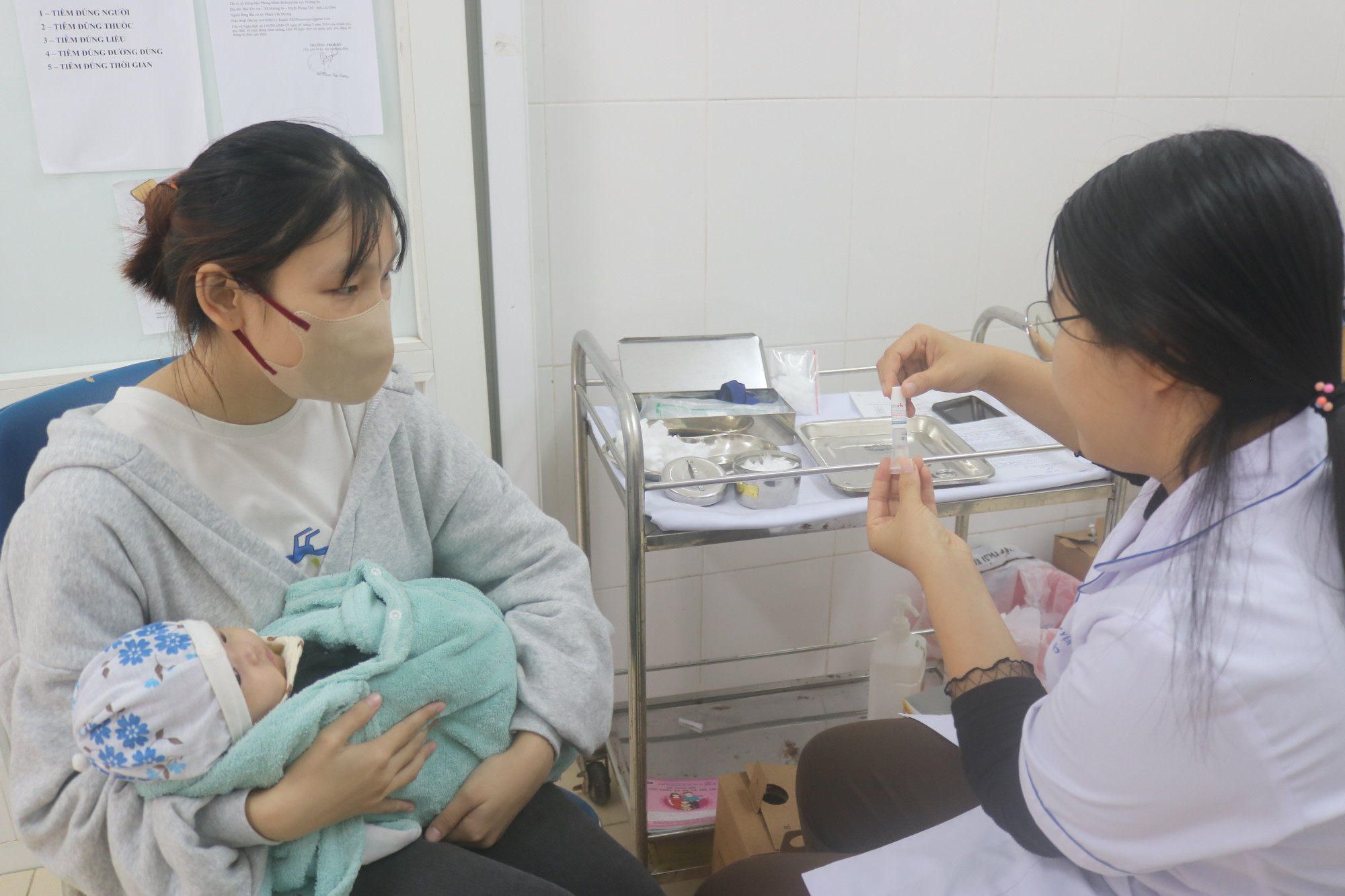 Chính sách này nhằm khuyến khích các cặp đôi sinh đủ con - ẢNh: Nhã Chân