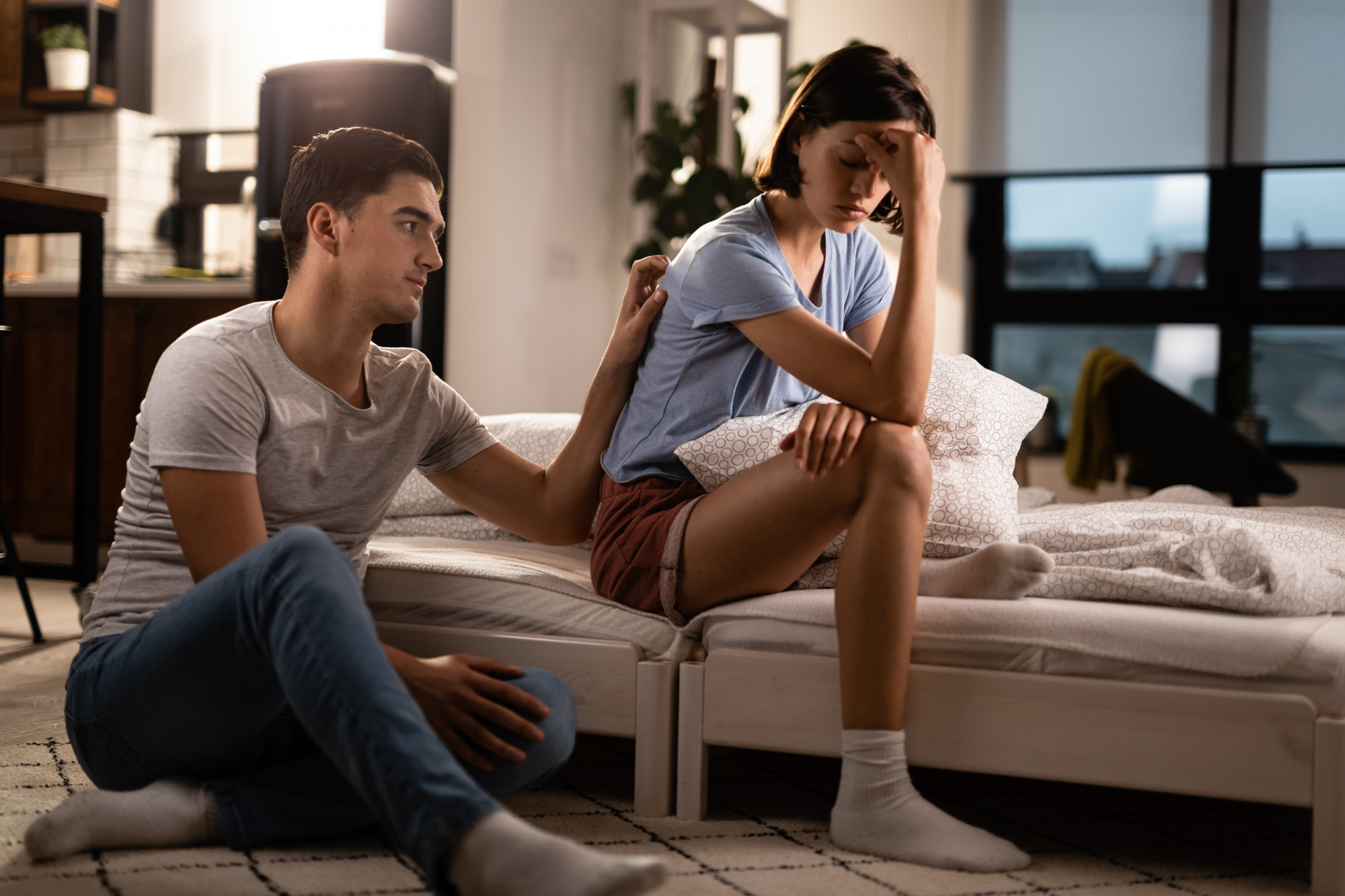 Lười làm việc nhà là thói quen xấu khiến hạnh phúc lứa đôi tan vỡ (Ảnh minh họa: Freepik)