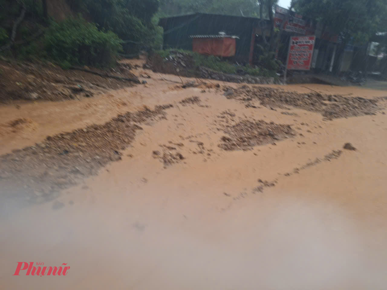 Quảng Trị dự kiến di dời hơn 14 ngàn hộ dân để ứng phó với bão số 6 Mưa lớn tại các xã miền núi tỉnh Quảng Trị