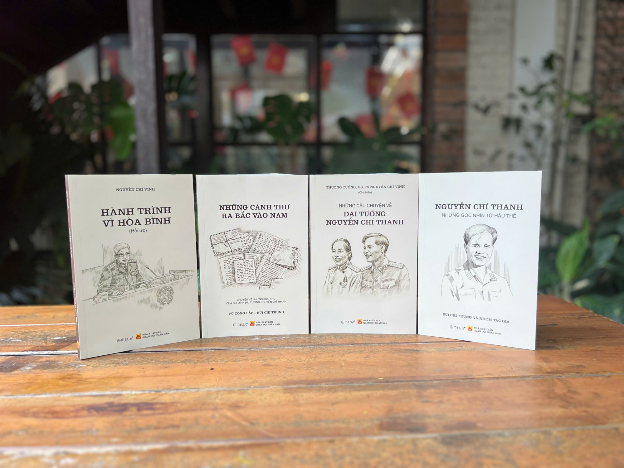 Bộ sách gia đình Tướng Thanh - Tướng Vịnh vừa được phát hành - Ảnh: OmegaPlus Books