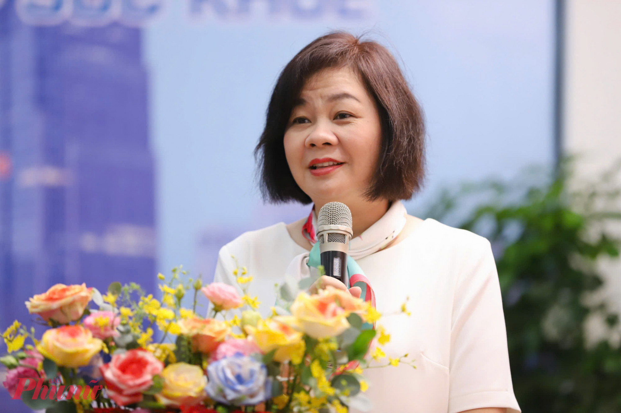 Bà Lý Việt Trung - Tổng biên tập báo Phụ nữ TPHCM - phát biểu khai mạc tọa đàm - Ảnh: Thành Lâm