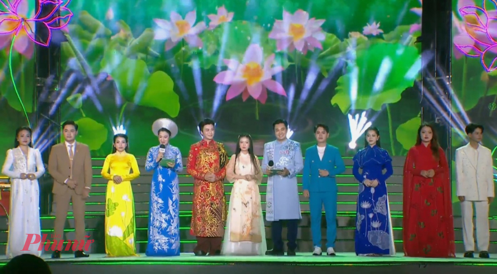 Top 9 Chuông vàng vọng cổ 2025 cũng ra mắt khán giả tại gala.
