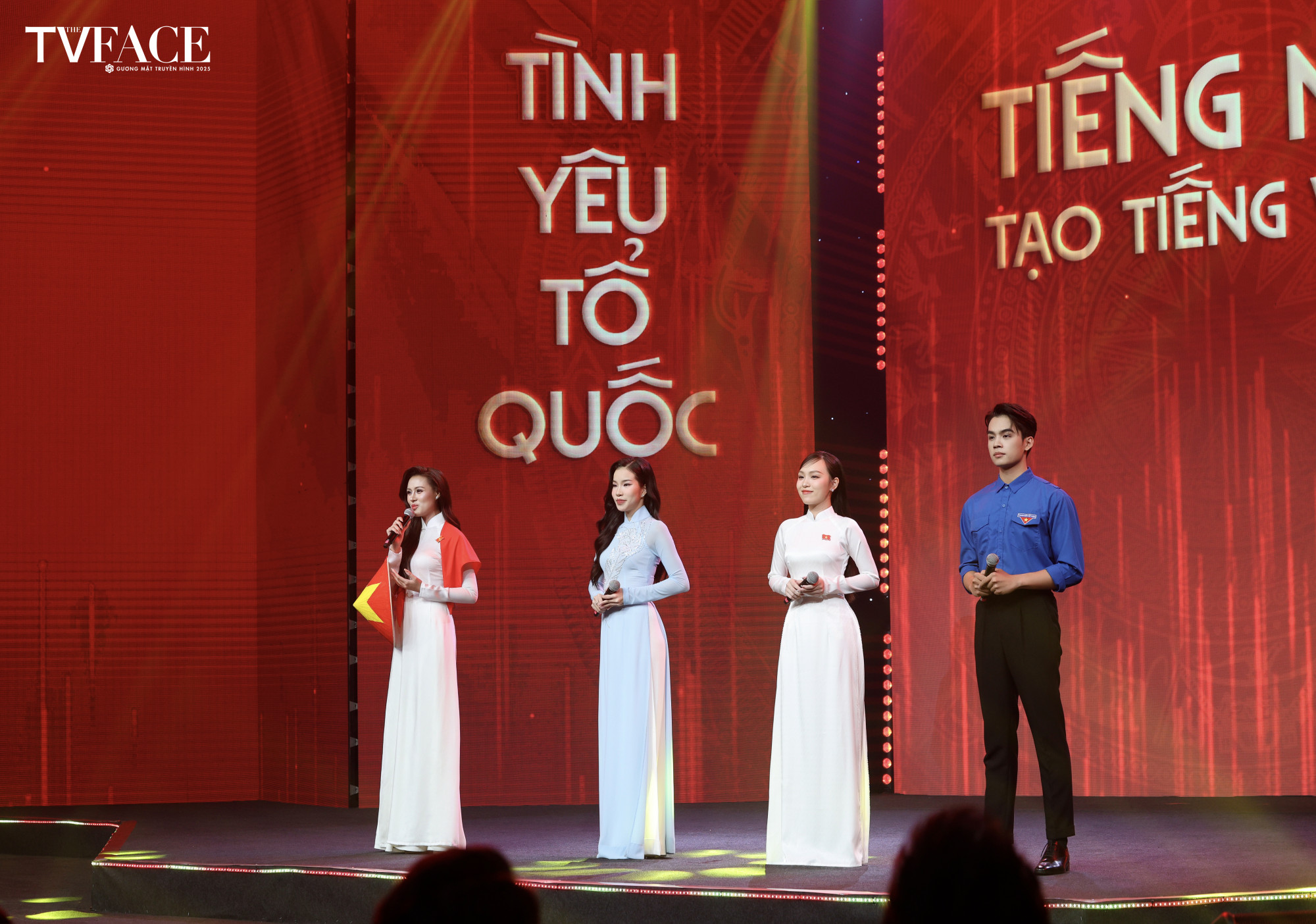 Ngay khi ra mắt tại Nhà hát Truyền hình, tiết mục đã nhận được những tràng pháo tay dài từ khán giả và nhanh chóng lan tỏa mạnh mẽ trên mạng xã hội.