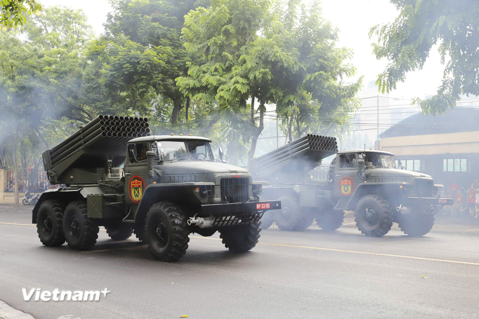 Pháo phản lực BM-21 là mẫu pháo phóng loạt tự hành cơ động, linh hoạt, được cải tiến có uy lực lớn và tầm bắn xa vượt trội - Ảnh: PV/Vietnam+