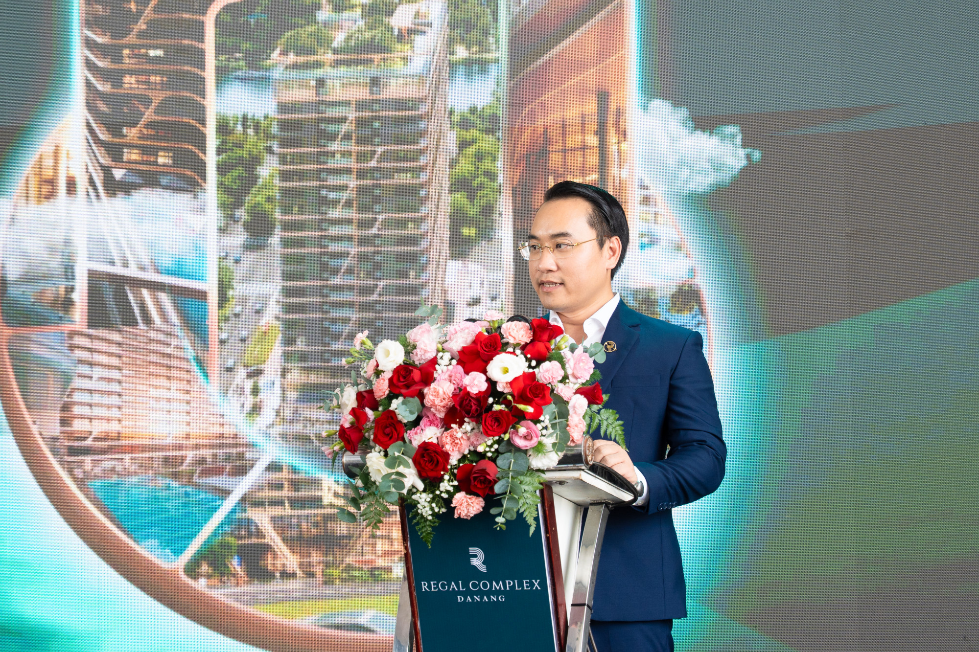 Ông Trần Ngọc Thái - Phó tổng giám đốc Đầu tư và Phát triển quỹ đất Tập đoàn Regal Group - giới thiệu dự án - Ảnh: Regal Group