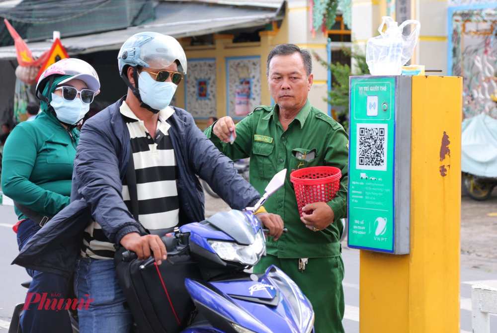 Phà Cát Lái đã triển khai quẹt thẻ điện tử để rút ngắn thời gian chờ đợi, giảm ùn tắc.