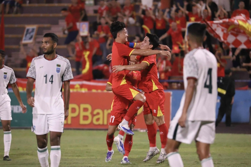 U23 Việt Nam có bàn mở tỉ số với cú sút của Ngọc Mỹ 