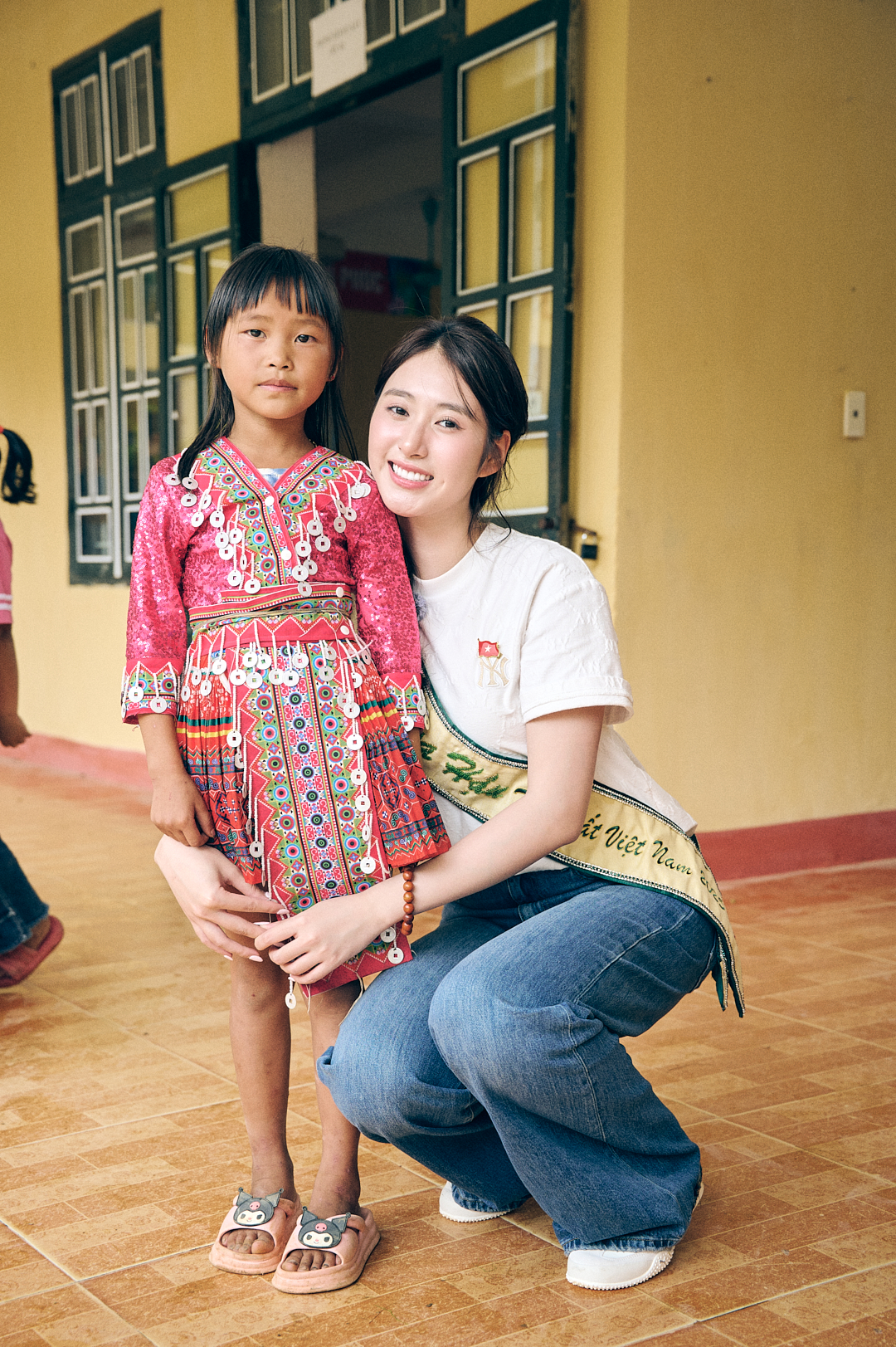 Trâm Anh cho biết đây là một dự án thiện nguyện, đồng thời cũng là hành trình yêu thương được cô và ekip ấp ủ suốt nhiều tháng. Người đẹp tin rằng những món quà nhỏ sẽ là nguồn động viên, tiếp thêm sức mạnh để các em bước vào năm học mới với niềm tin và hy vọng.