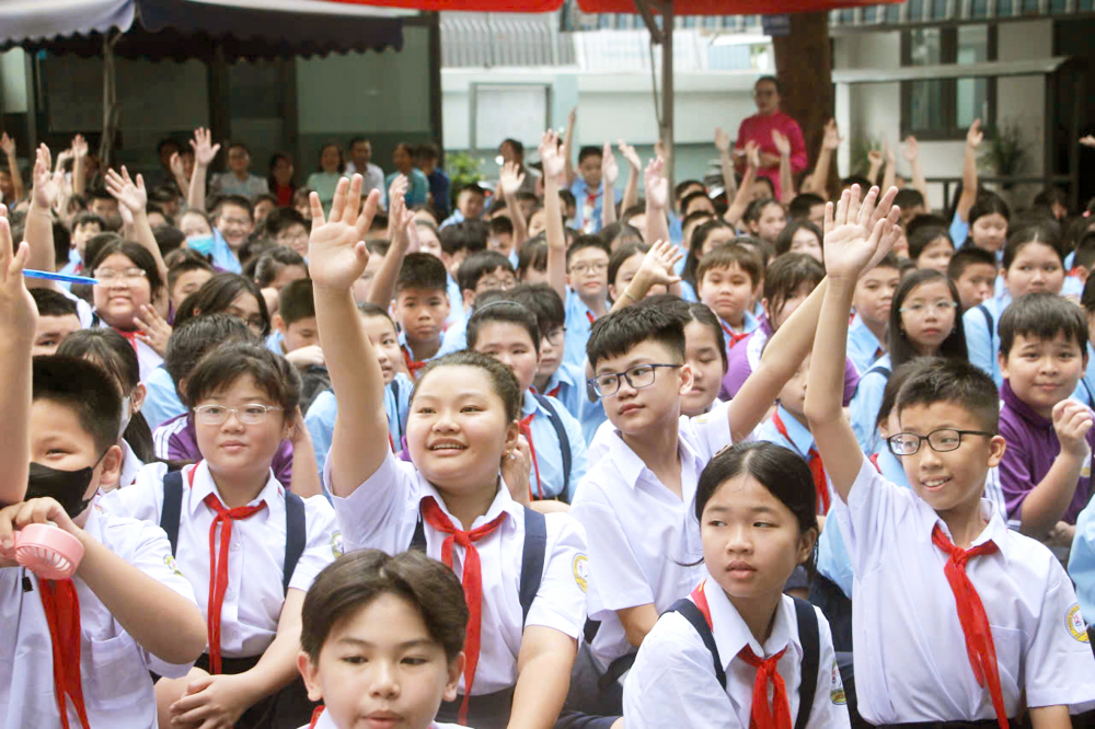 Kỳ vọng về môi trường giáo dục toàn diện cho học sinh Học sinh Trường THCS Gò Vấp, phường Hạnh Thông, TPHCM trong ngày tựu trường chuẩn bị vào năm học mới ẢNH: NGUYỄN LOAN