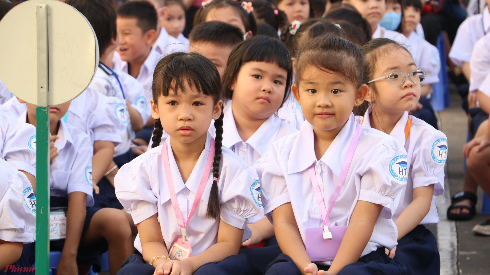 Lần đầu tiên, giáo viên, học sinh và sinh viên cả nước dự chung lễ khai giảng - Ảnh: Trang Thư