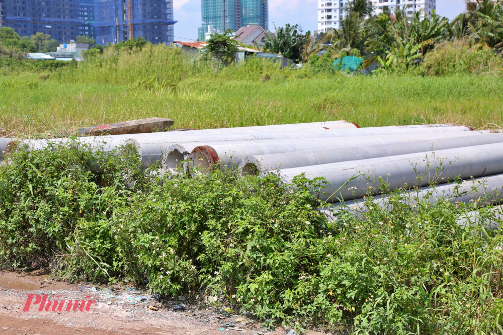 Hiện,Sở Xây dựng được UBND TPHCM giao phối hợp với các đơn vị liên quan hoàn thiện báo cáo nghiên cứu khả thi, trình UBND TP phê duyệt trong tháng 8/2025. Đồng thời, Sở Nông nghiệp và Môi trường có trách nhiệm rà soát, tham mưu phương án sử dụng quỹ đất thanh toán cho nhà đầu tư.