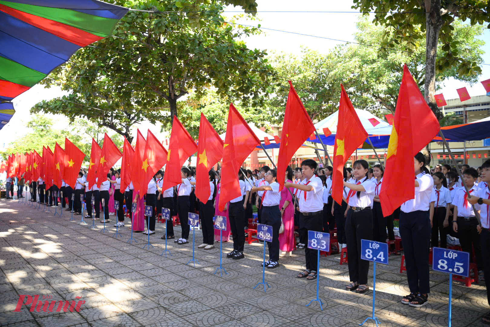 Học sinh TP Đà Nẵng chào đón năm học mới.