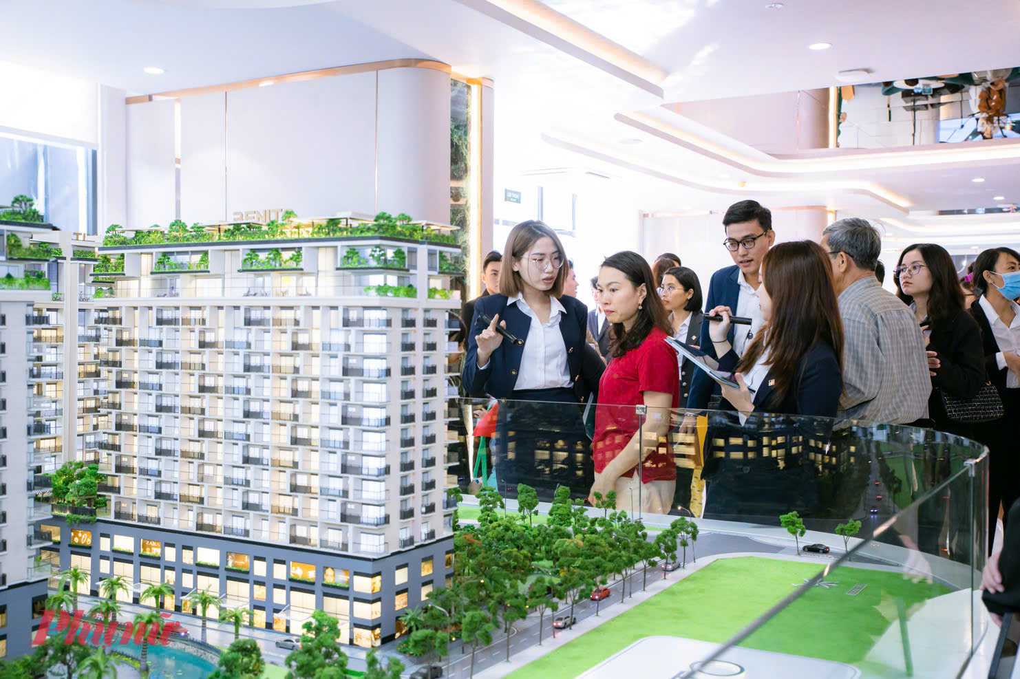 Bộ Tài chính bỏ đề xuất áp thuế 20% lãi bán bất động sản trong dự thảo Luật Thuế thu nhập cá nhân sửa đổi. Thay vào đó mức thuế thu nhập cá nhân với các giao dịch bất động sản sẽ giữ nguyên ở mức 2% giá trị giao dịch như hiện nay.