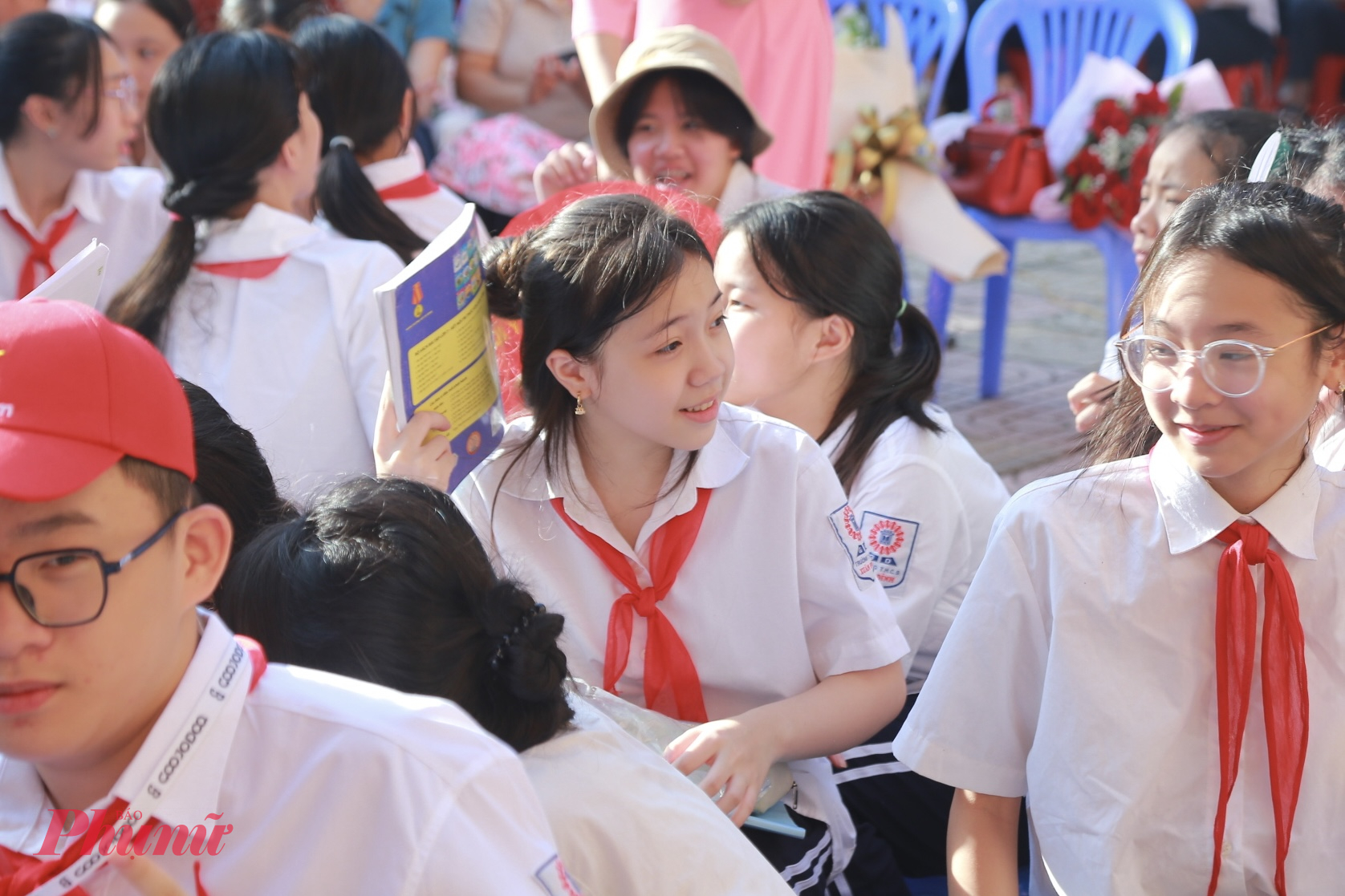 Trước ngày khai giảng, trường THCS Xuân Đỉnh cũng triển khai nhiều công tác để học sinh học tập nội quy trường, lớp; triển khai trang trí lớp học; chuẩn bị đầy đủ cơ sở vật chất, tinh thần để tạo môi trường học tập tốt nhất, bước vào năm học 2025 - 2026.