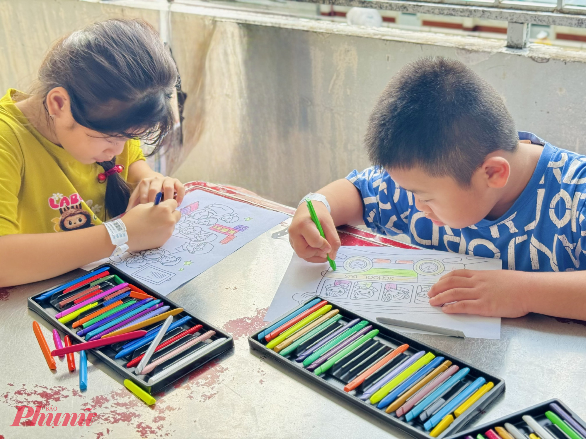 Buổi khai giảng đầy ấm áp giúp các em vơi đi nỗi nhớ trường, nhớ lớp, yên tâm điều trị để sớm được về nhà