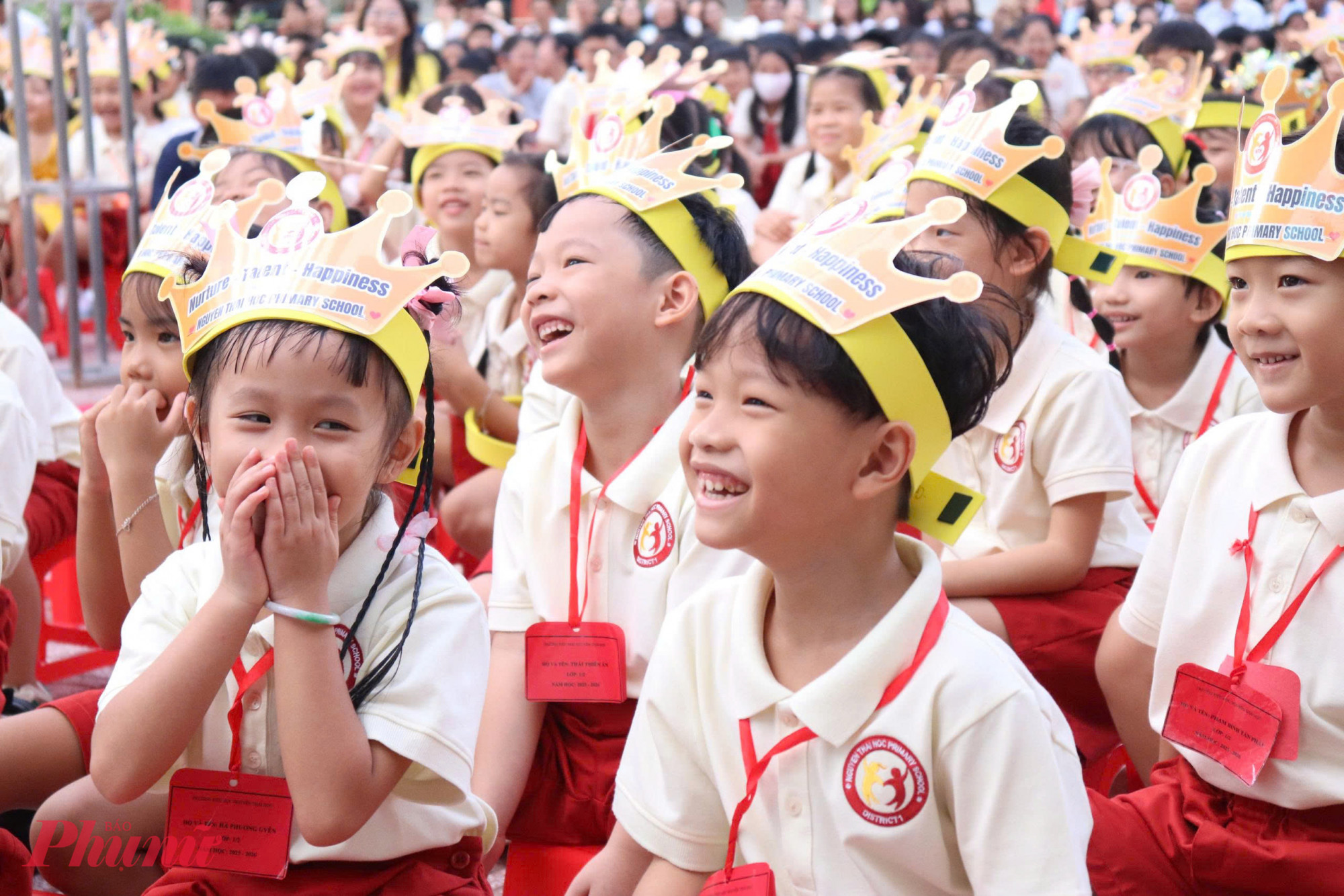 Giáo viên, học sinh đều rạng rỡ trong tiếng trống khai trường