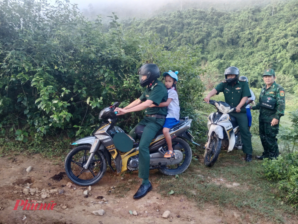 Đây là những địa phương giáp biên giới Việt - Lào nên việc đến trường của các em rất khó khăn